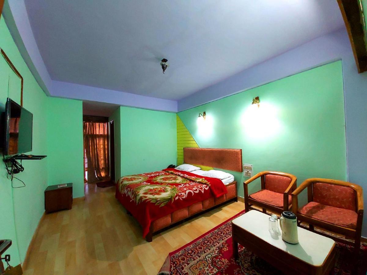 Hotel Radhe Continental Nainital Exteriér fotografie