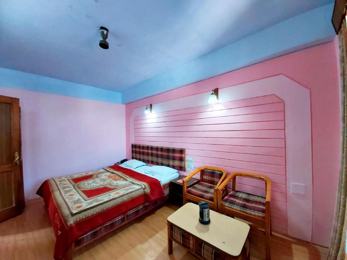 Hotel Radhe Continental Nainital Exteriér fotografie