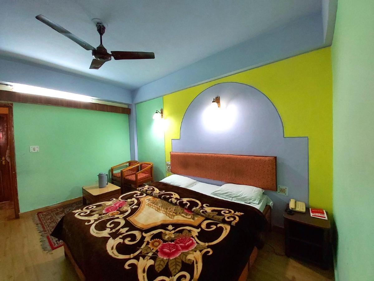 Hotel Radhe Continental Nainital Exteriér fotografie