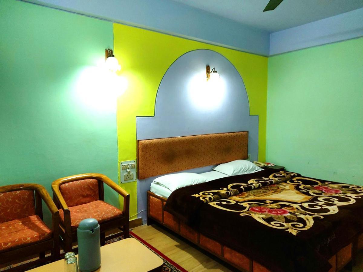 Hotel Radhe Continental Nainital Exteriér fotografie