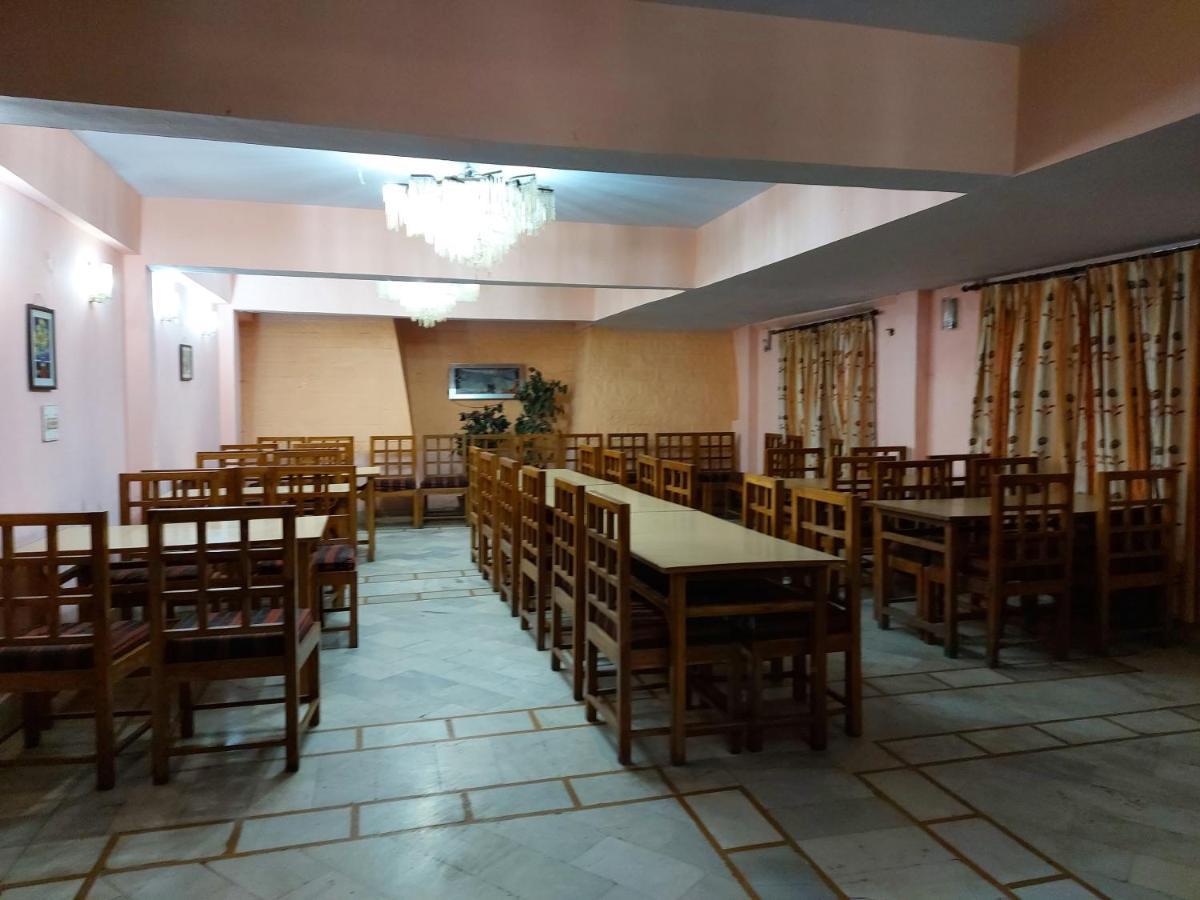 Hotel Radhe Continental Nainital Exteriér fotografie