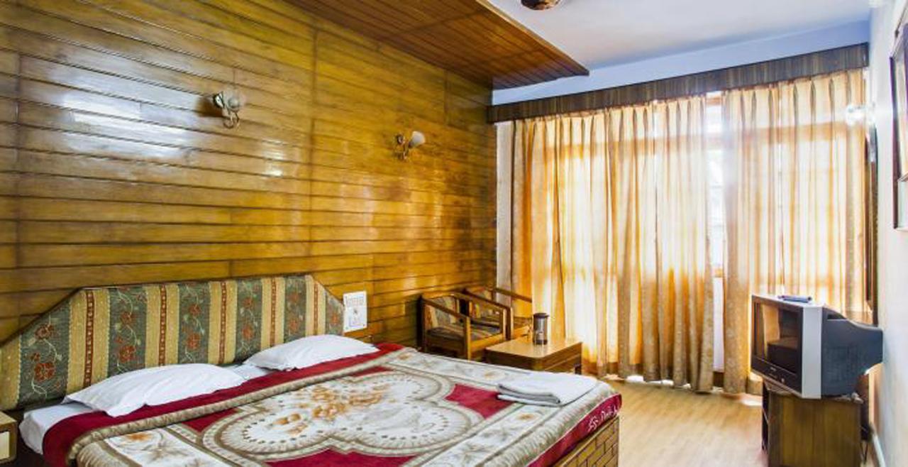 Hotel Radhe Continental Nainital Exteriér fotografie