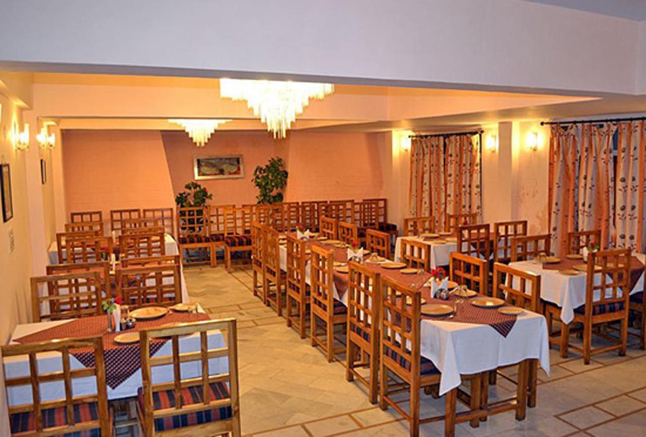 Hotel Radhe Continental Nainital Exteriér fotografie